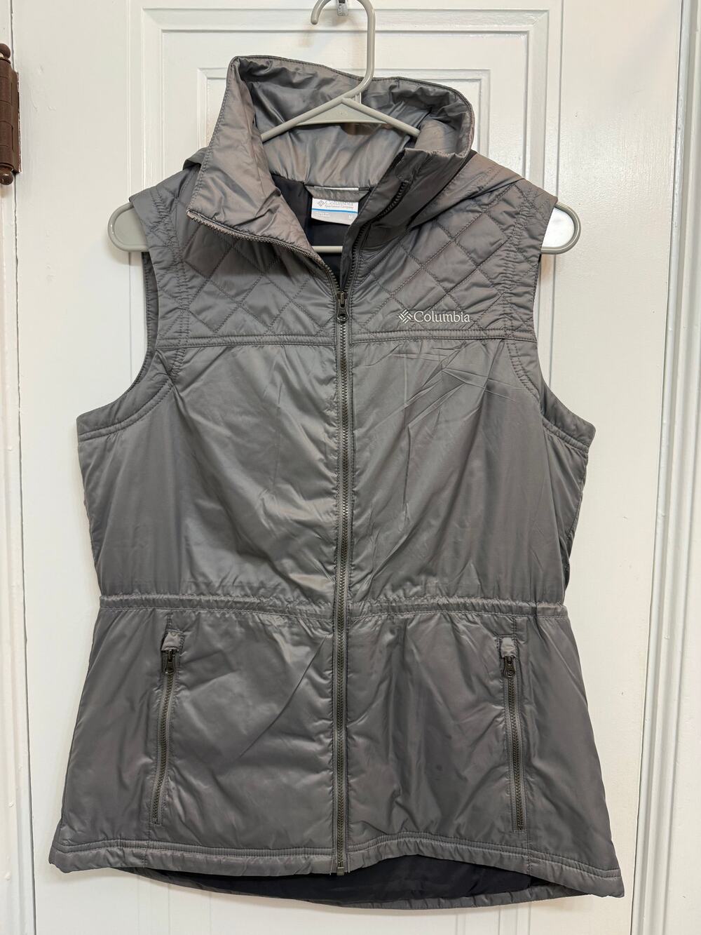 Columbia Women’s Medium Gray Hooded Quilted Insulated Vest Full Zip